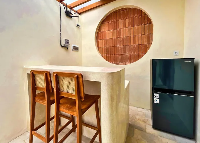Esha Private Pool By Agata